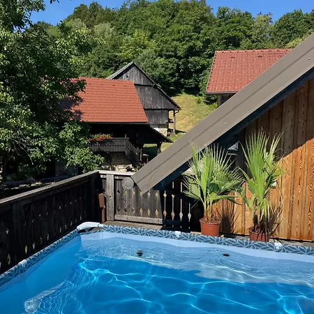 Stunning Hills View Apartament *